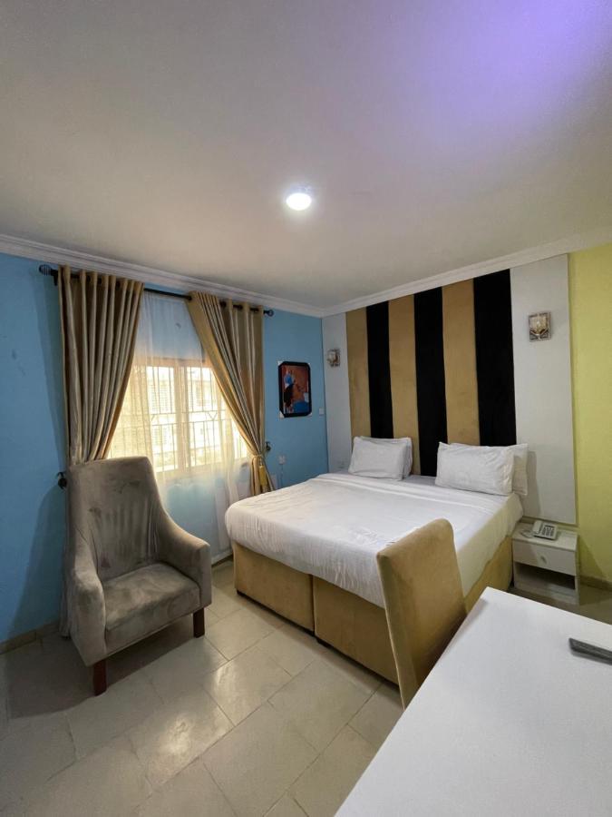 Alluring View Hotel - Allen Avenue ลากอส ภายนอก รูปภาพ