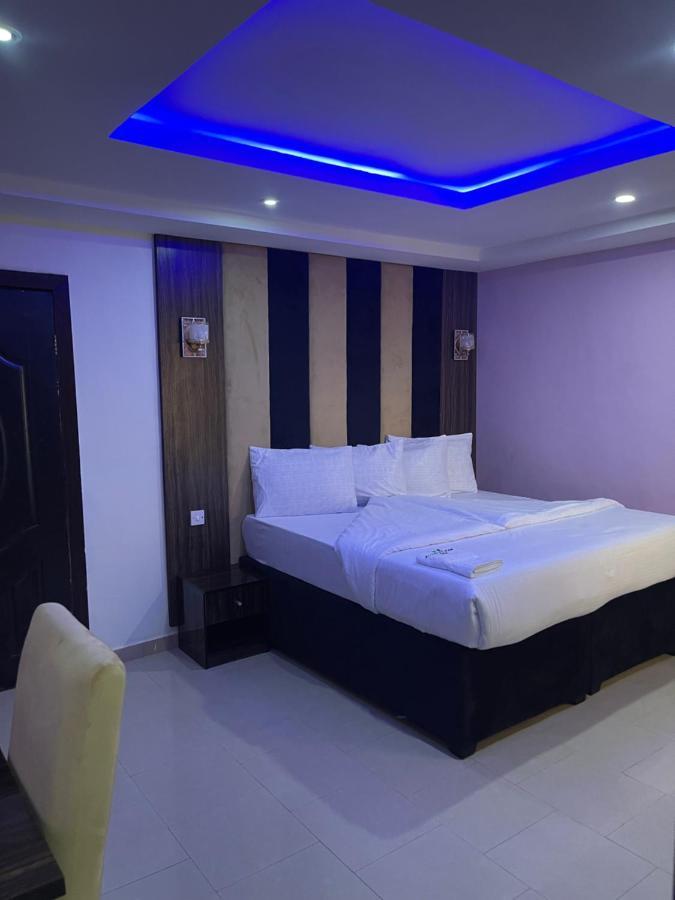 Alluring View Hotel - Allen Avenue ลากอส ภายนอก รูปภาพ